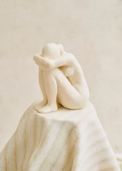 Hot Sezane Skulptur Guénolée Courcoux - Sitzende Frau Kleines Modell
