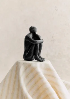 Outlet Sezane Skulptur Guénolée Courcoux - In Gedanken Versunkene Frau - Kleines Modell