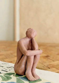 Outlet Sezane Skulptur Guénolée Courcoux - In Gedanken Versunkene Frau - Kleines Modell