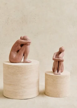 Outlet Sezane Skulptur Guénolée Courcoux - In Gedanken Versunkene Frau - Kleines Modell