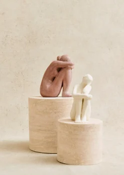 Outlet Sezane Skulptur Guénolée Courcoux - In Gedanken Versunkene Frau - Kleines Modell