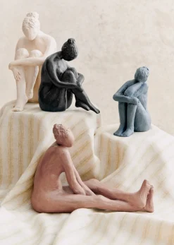 Outlet Sezane Skulptur Guénolée Courcoux - In Gedanken Versunkene Frau - Kleines Modell